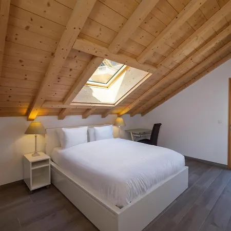 Bella New Alpine 8 Guests Chalet